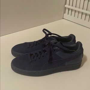 Puma navy blue beautiful sneaker brand new size 4.5